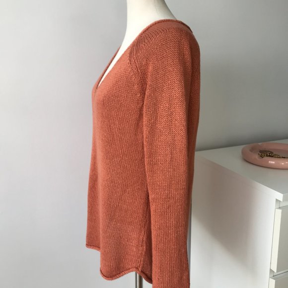 H&M Knitted Burnt Orange V-Neck Sweater - Picture 2 of 8